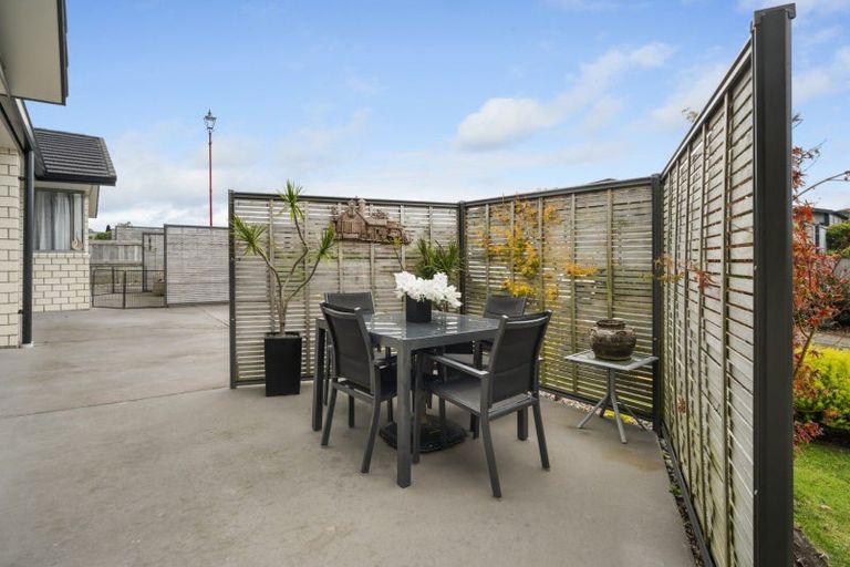 Photo of property in Waterview Estate, 26/4 Greystone Place, Omokoroa, 3114