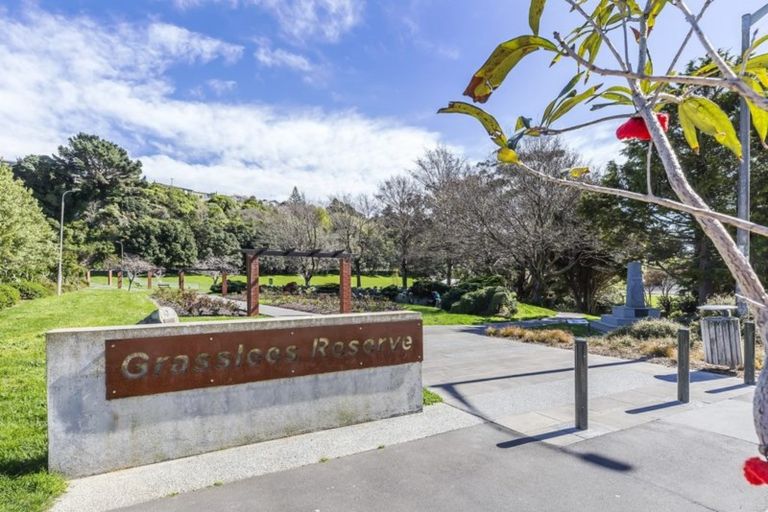 Photo of property in 108 Oxford Street, Tawa, Wellington, 5028