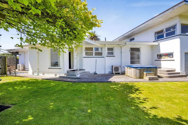 Photo of property in 161 South Road, Hawera, 4610