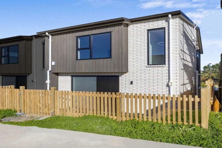 Photo of property in 164 Kerepi Street, Westgate, Auckland, 0814