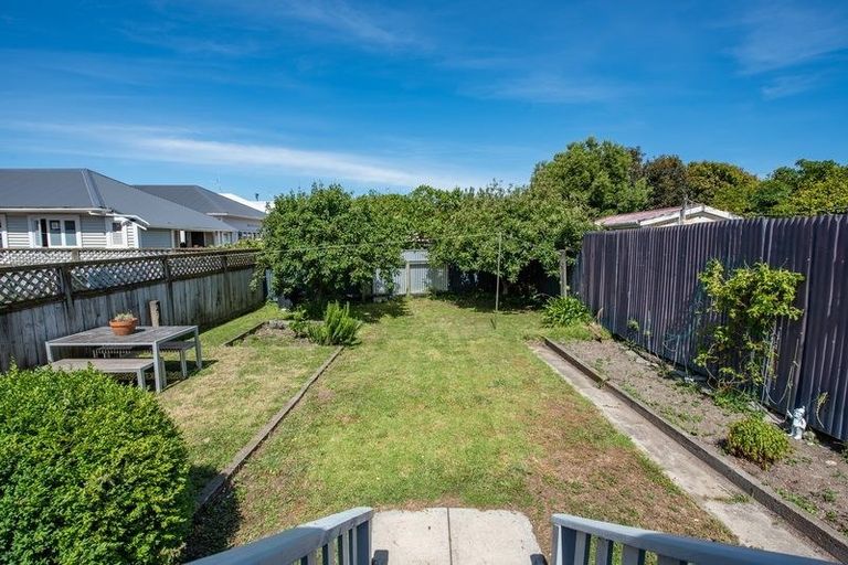Photo of property in 99 Onepu Road, Lyall Bay, Wellington, 6022