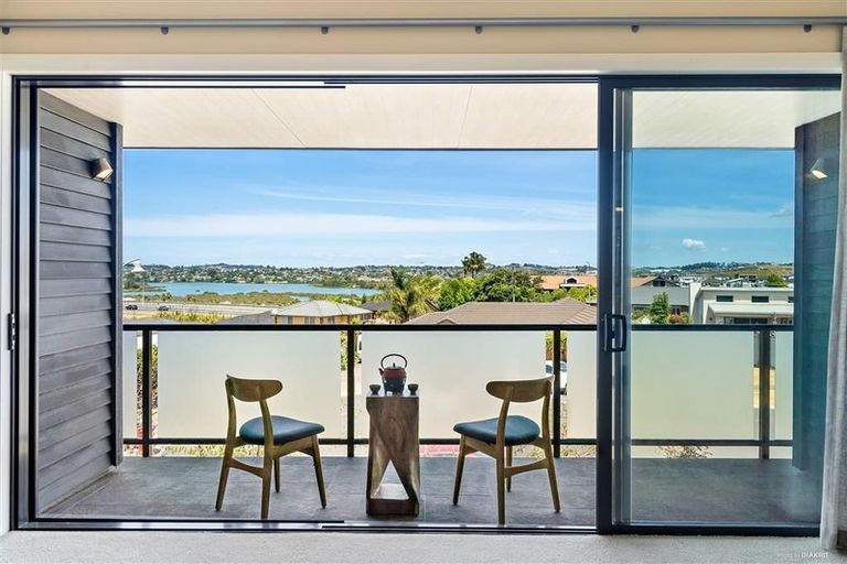 Photo of property in 21 Bayview Park Lane, Orewa, 0931