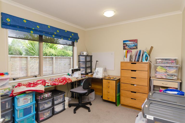 Photo of property in 6 Kenwyn Drive, Carterton, 5713