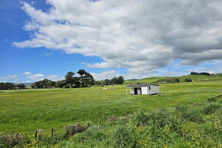 Photo of property in 56 Oparatai Road, Mangatainoka, Pahiatua, 4982