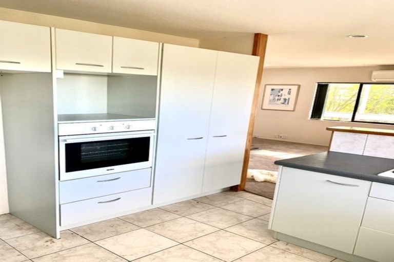 Photo of property in 18 Lanham Lane, Massey, Auckland, 0614