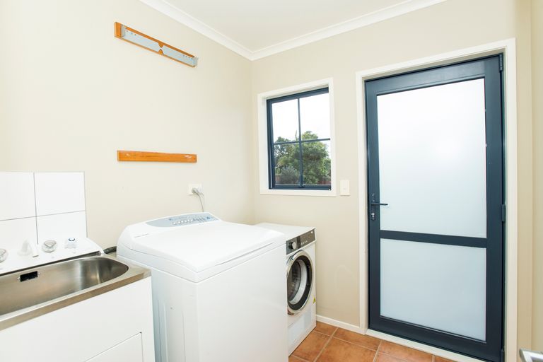 Photo of property in 52 Hillview Terrace, Mangapapa, Gisborne, 4010