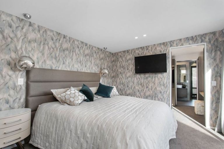 Photo of property in 27 Beachville Road, Redcliffs, Christchurch, 8081