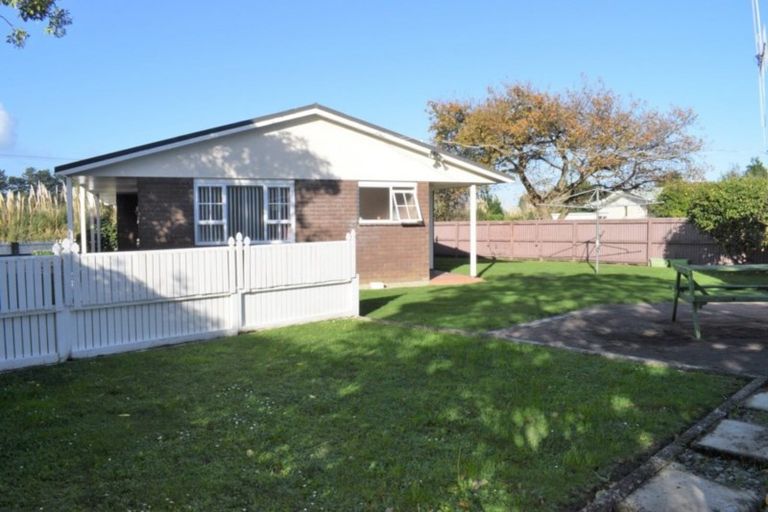Photo of property in 9 Old Coach Road South, Otaki Beach, Otaki, 5512