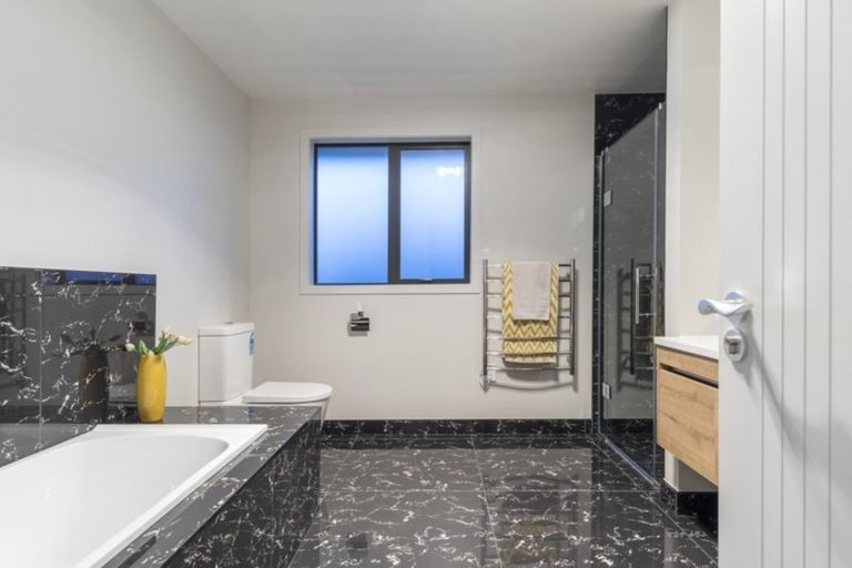 Photo of property in 80 Penetaka Heights, Pyes Pa, Tauranga, 3112