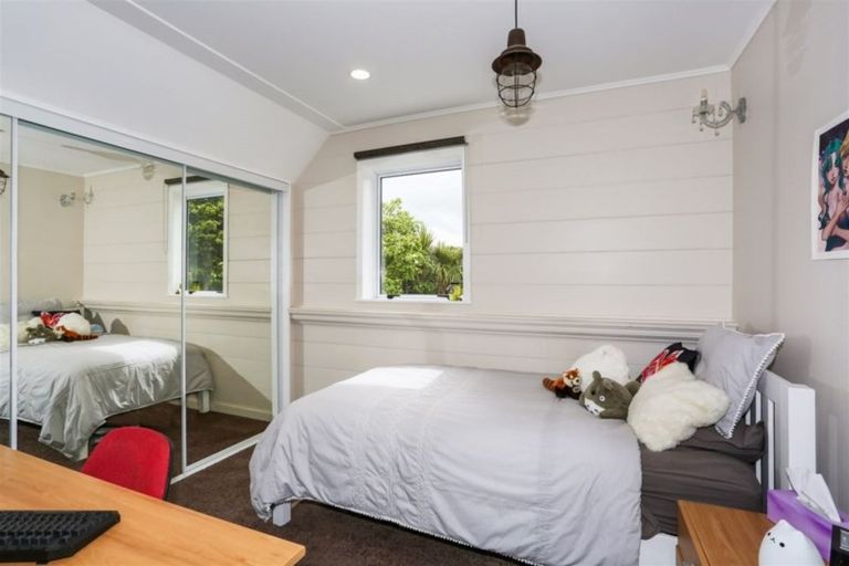 Photo of property in 53 Paparata Road, Bombay, 2675