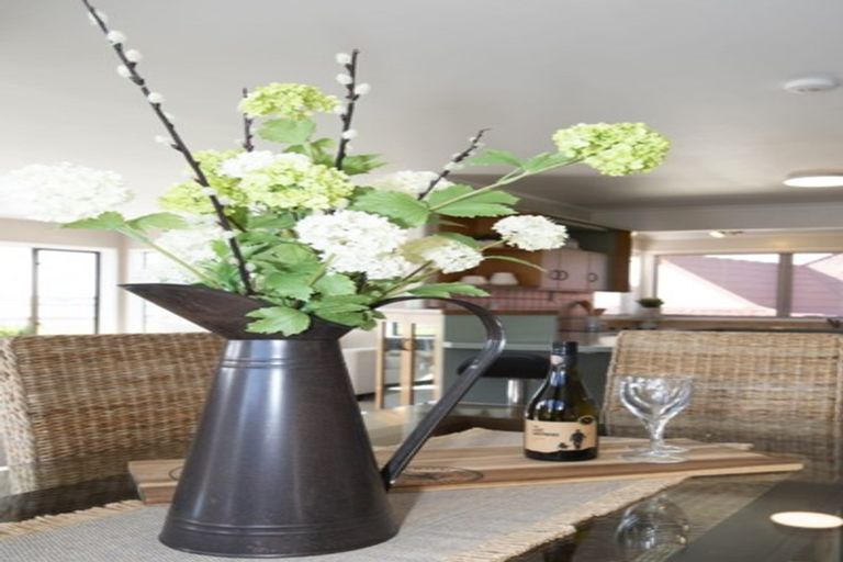 Photo of property in 85 Kiwi Esplanade, Mangere Bridge, Auckland, 2022