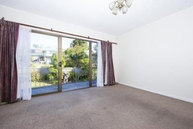 Photo of property in 3/41 Chatsworth Crescent, Pakuranga Heights, Auckland, 2010