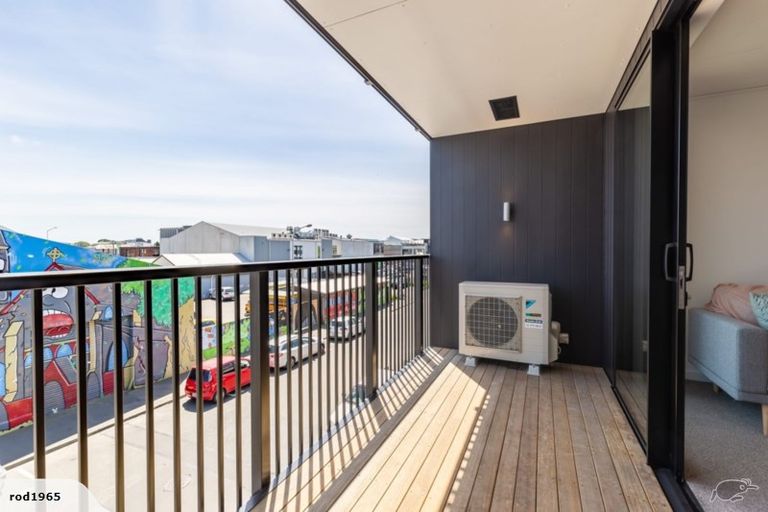 Photo of property in The Terraces, 2/36d Welles Street, Christchurch Central, Christchurch, 8011
