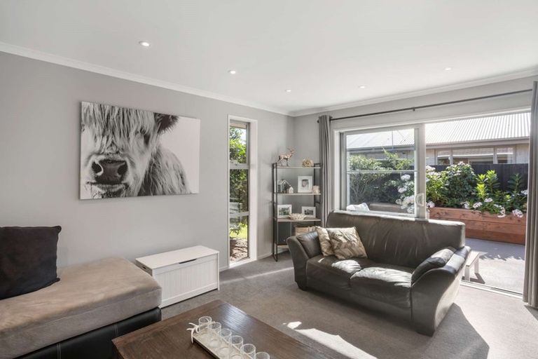 Photo of property in 31a Mataroa Place, Parklands, Christchurch, 8083