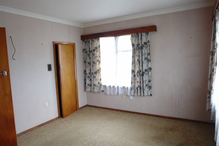 Photo of property in 28 Cambridge Street, Patea, 4520