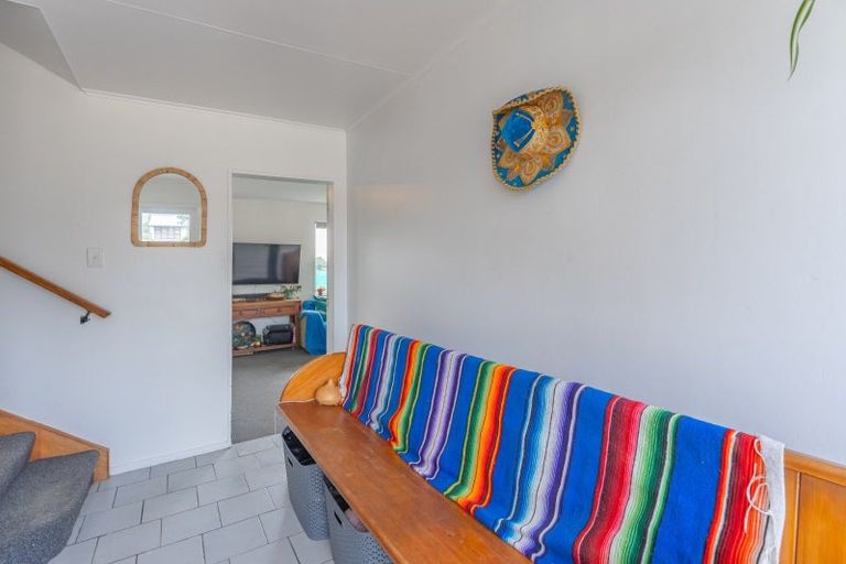 Photo of property in 21 Manga-pirau Street, Waikawa Beach, Manakau, 5573