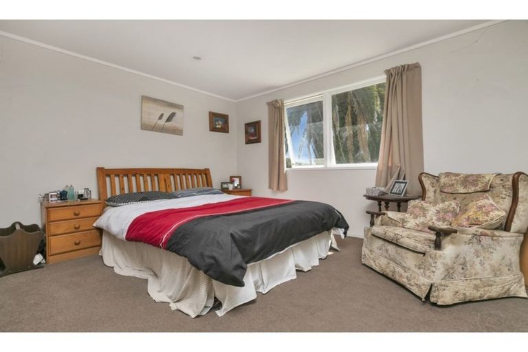 Photo of property in 36 Arlette Place, Massey, Auckland, 0614