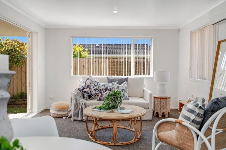 Photo of property in 8/262 Centreway Road, Orewa, 0931