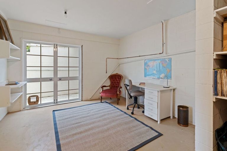 Photo of property in 98 Hebron Road, Waiake, Auckland, 0630