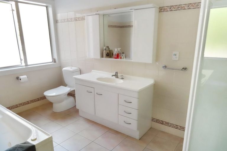 Photo of property in 8 Mccarthy Grove, Clouston Park, Upper Hutt, 5018