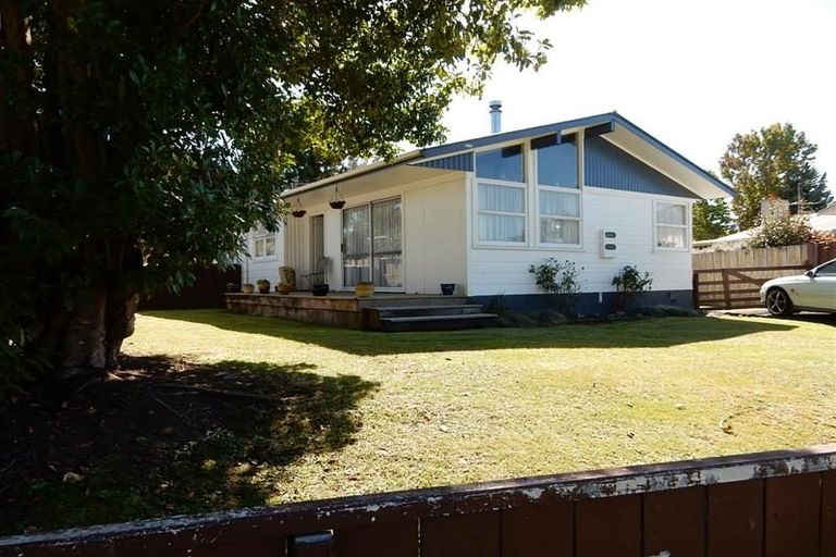 Photo of property in 6 Adam Place, Mangakakahi, Rotorua, 3015