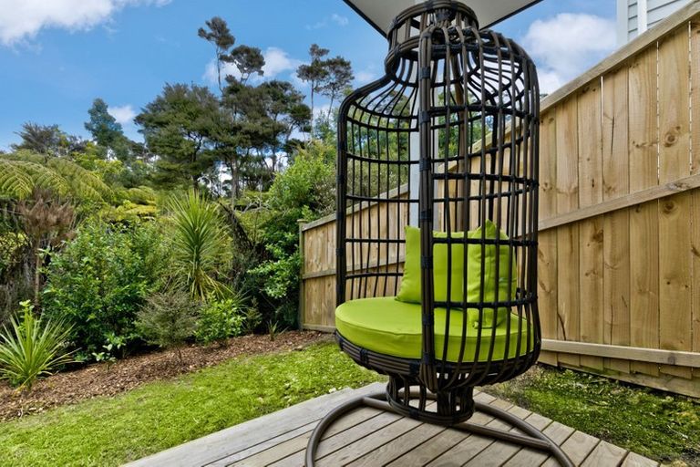 Photo of property in 28 Shah Place, Glen Eden, Auckland, 0602