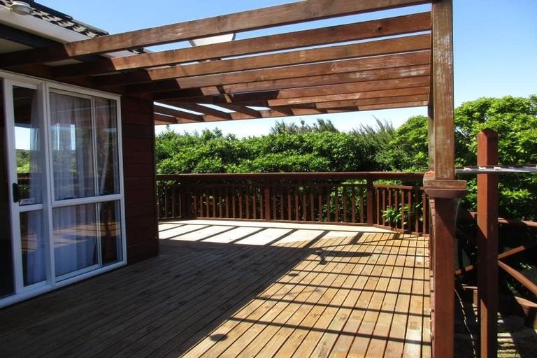 Photo of property in 25 Molyneux Close, Whitby, Porirua, 5024