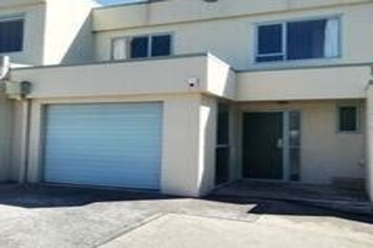 Photo of property in 7/351 West Coast Road, Glen Eden, Auckland, 0602