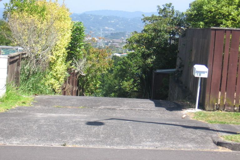 Photo of property in 18 Glenveagh Drive, Mount Roskill, Auckland, 1041