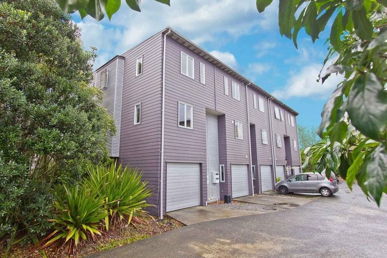 Photo of property in 433a West Coast Road, Glen Eden, Auckland, 0602
