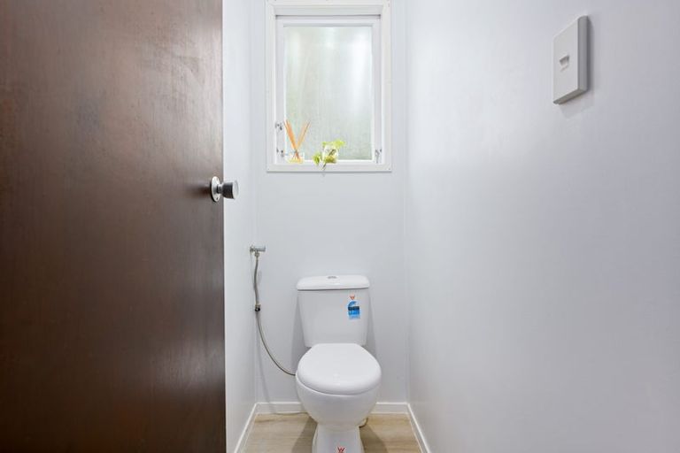 Photo of property in 31 Glenbervie Crescent, Massey, Auckland, 0614