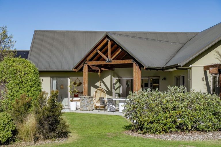 Photo of property in 916 Aubrey Road, Albert Town, Wanaka, 9305