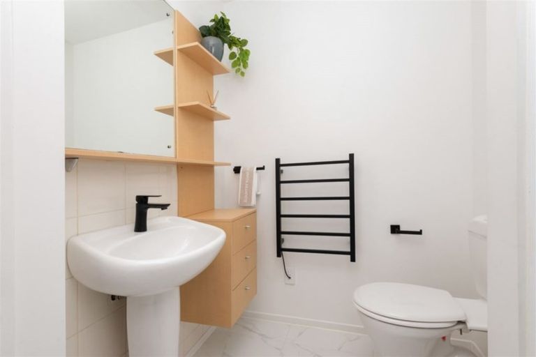 Photo of property in 14 Nagle Place, Golflands, Auckland, 2013