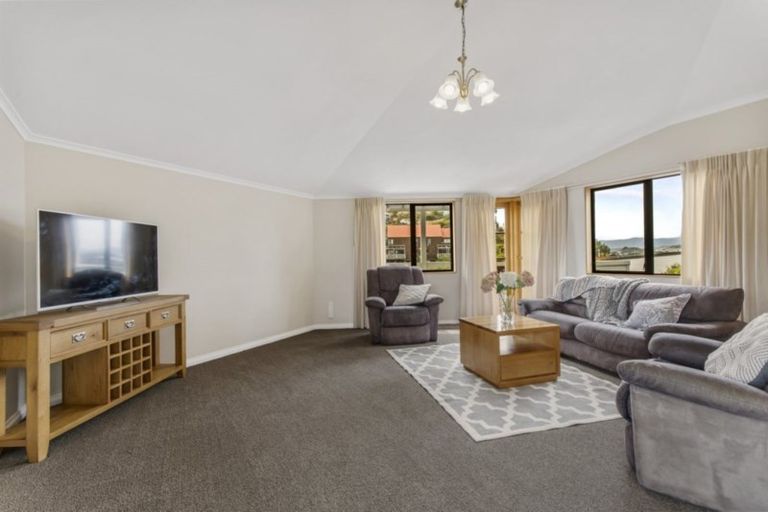 Photo of property in 98 View Road, Houghton Bay, Wellington, 6023