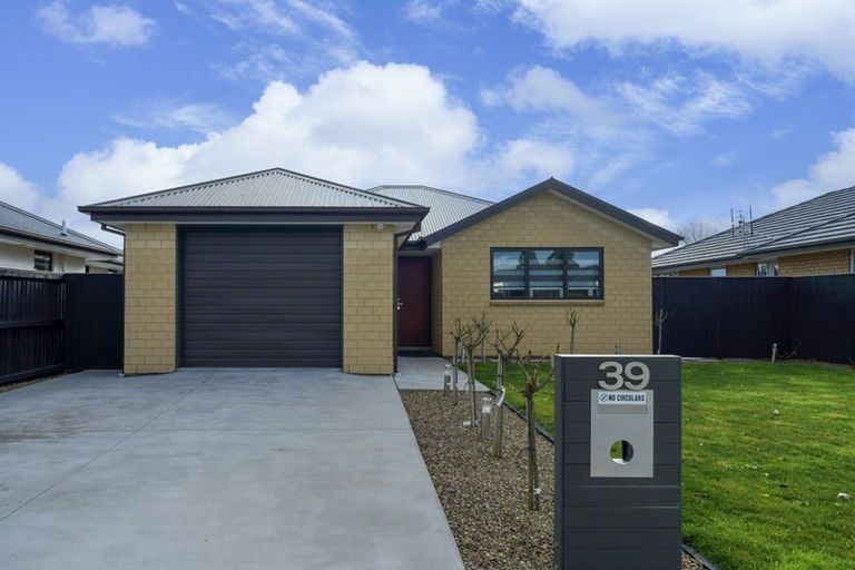 Photo of property in 39 Tara Crescent, Woodend, 7610