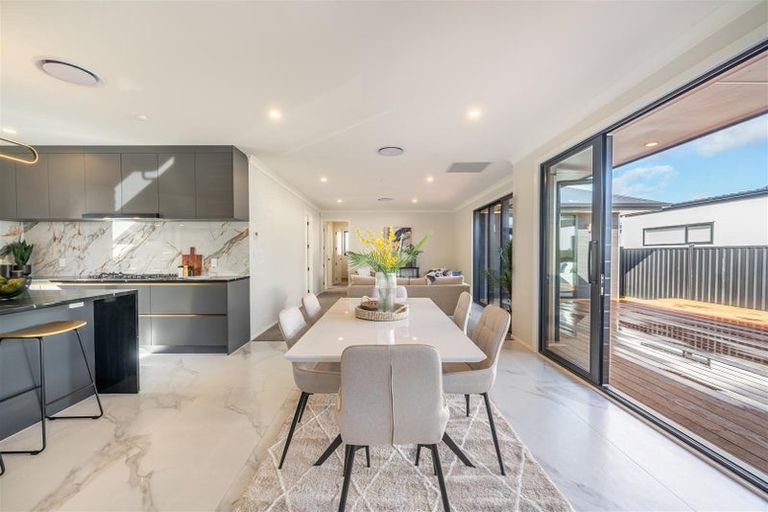 Photo of property in 17 Cynisca Crescent, Wallaceville, Upper Hutt, 5018