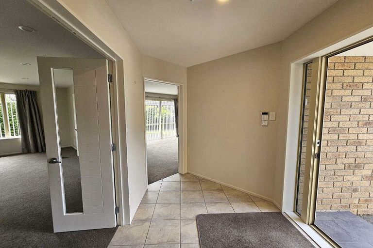 Photo of property in 10 Cyclamen Place, Aidanfield, Christchurch, 8025