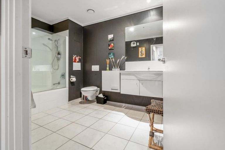 Photo of property in 12/72e Devonport Road, Tauranga, 3110