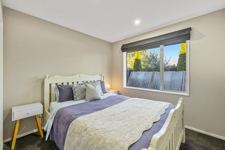 Photo of property in 33 Broadhaven Avenue, Parklands, Christchurch, 8083