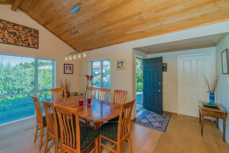 Photo of property in 21 Chieftain Rise, Goodwood Heights, Auckland, 2105