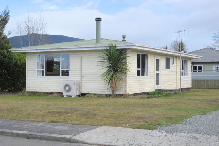 Photo of property in 29 Mckerrow Street, Te Anau, 9600