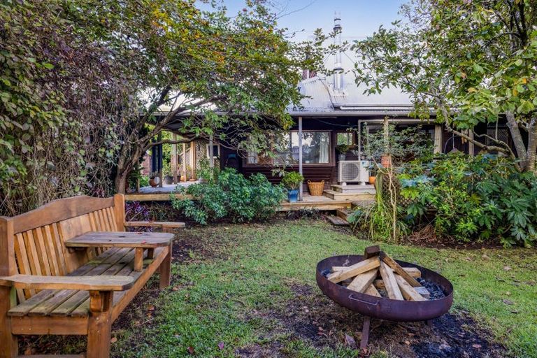 Photo of property in 20 Heaphy Street, Westown, New Plymouth, 4310