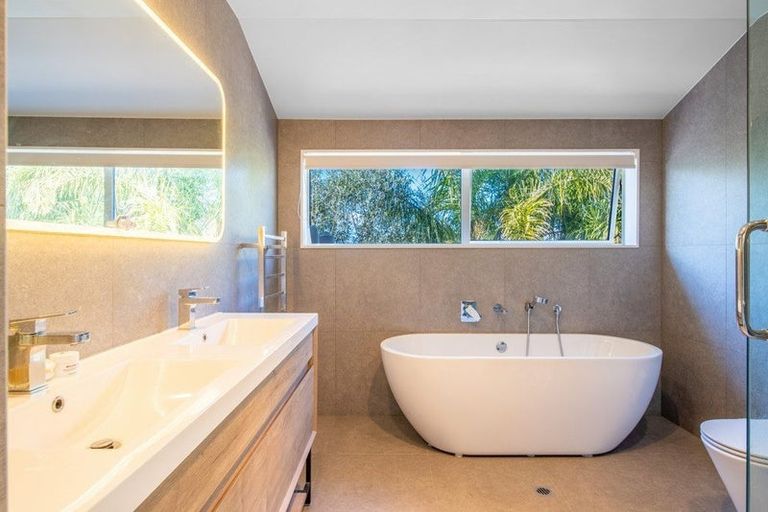 Photo of property in 335a East Coast Road, Mairangi Bay, Auckland, 0630