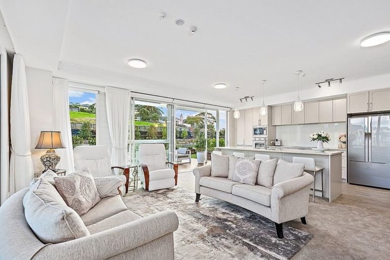 Photo of property in 164 Landmark Terrace, Orewa, 0931