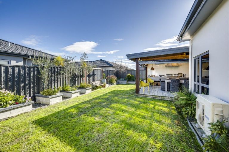 Photo of property in 2 Hurunui Drive, Te Awa, Napier, 4110