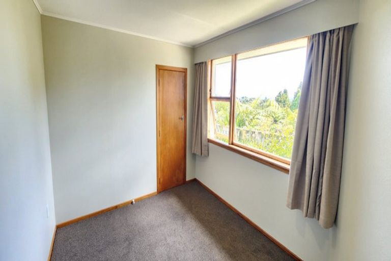 Photo of property in 2 Donnelly Street, Oakura, 4314