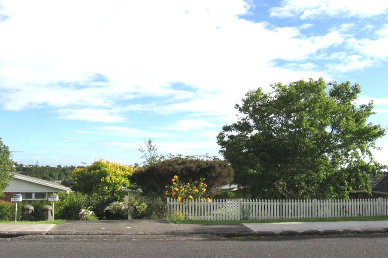Photo of property in 11 Alton Avenue, Hillcrest, Auckland, 0627