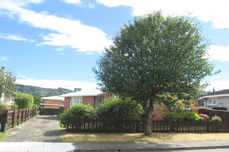 Photo of property in 9 Oregon Drive, Maoribank, Upper Hutt, 5018