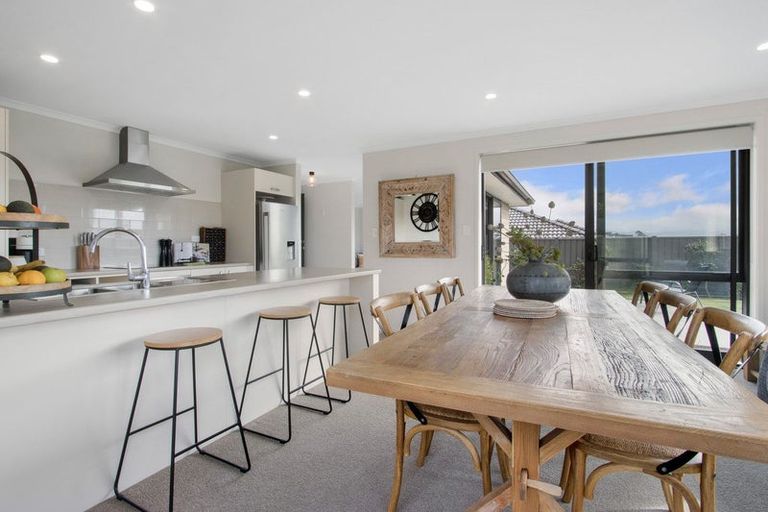 Photo of property in 5 Cascade Way, Omokoroa, 3114