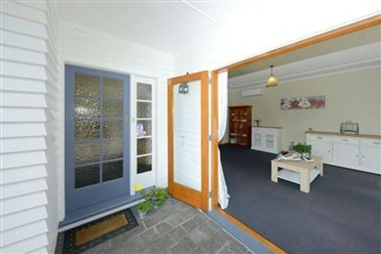 Photo of property in 2/112 Memorial Avenue, Burnside, Christchurch, 8053